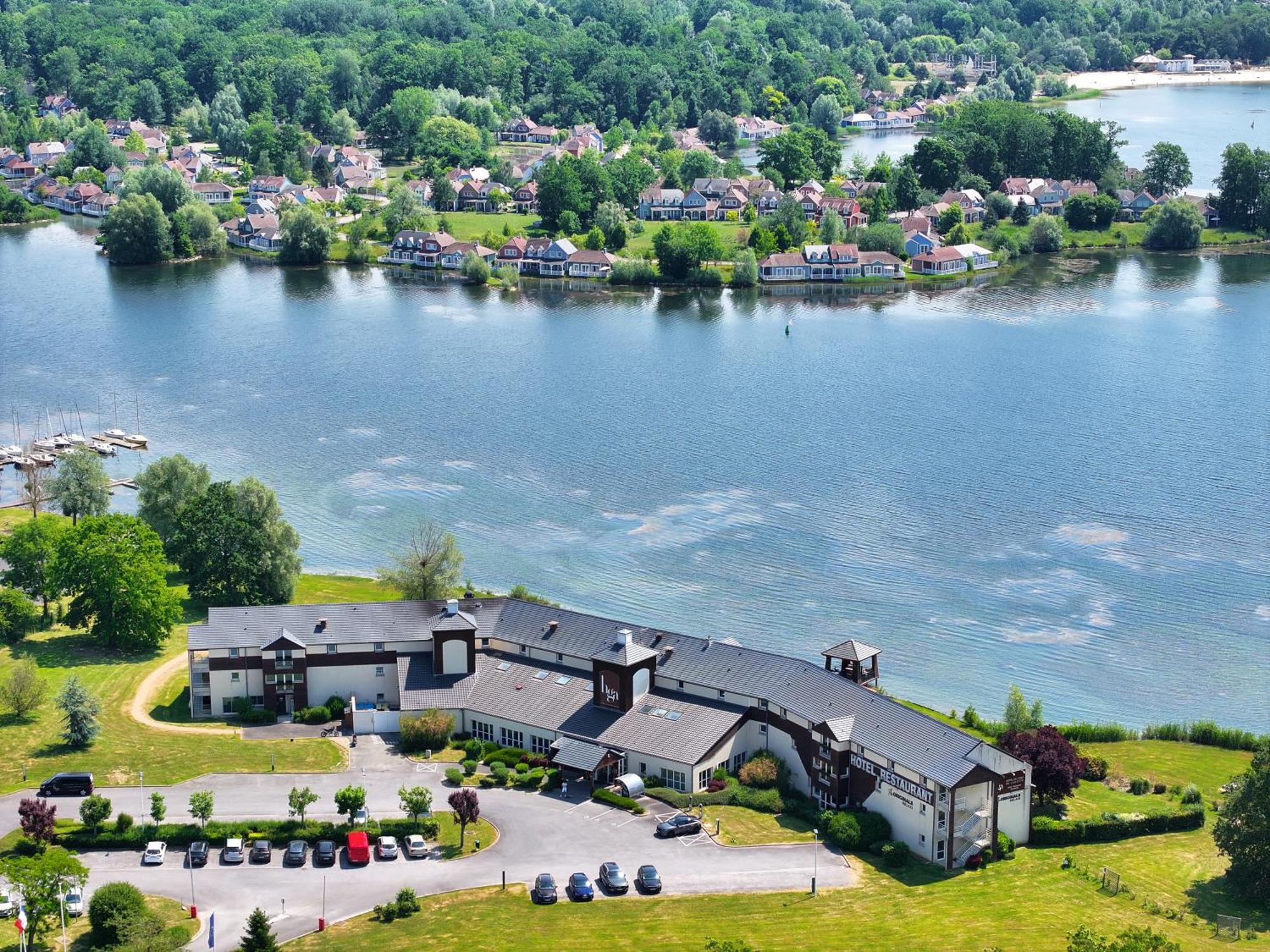 Hotel Du Golf De L'Ailette, The Originals Relais Chamouille Exteriör bild